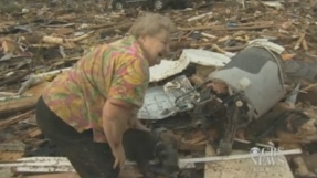 Tornado dog buried alive [VIDEO]: Woman finds lost dog during interview: \