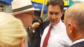 Pelted with eggs [VIDEO]: Ed Miliband hit on head and jacket with eggs by former homeless man in South London
