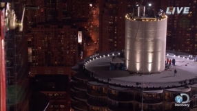 Nik Wallenda live stream video: Watch online Chicago tightrope skyscraper walk in Marina City Towers live now