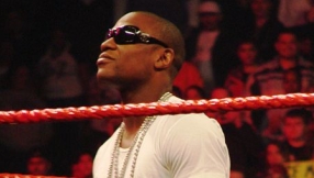 Floyd Mayweather Jr. doesn\'t believe in failure â WWE COO Triple H