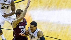 LA Lakers roster news 2015: Jordan Clarkson to keep starting role