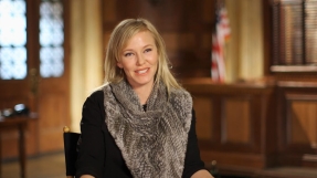 \'Law and Order: SVU\' season 17 spoilers: Amanda Rollins deals with sister and mother