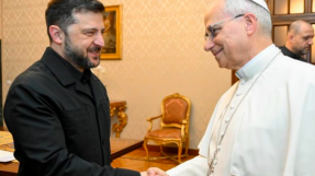 Zelensky meets Pope Leo XIV amid peace talks