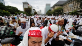 200,000 Muslims Protest In Jakarta To Demand Jail For Christian Governor
