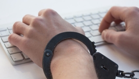 Social-networking addict finds God after unplugging her life from internet