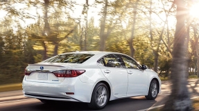 2017 Lexus ES 350 specs, price review: More interior space and an affordable price tag to match