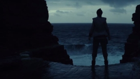 \'Star Wars Episode 8: The Last Jedi\' rumors: Plot revealed in Topps\' trading cards? New image reveals film\'s first scene