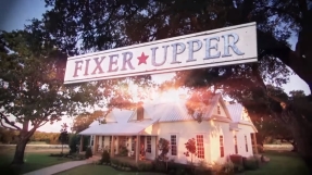\'Fixer Upper\' hosts Chip and Joanna Gaines sell \'Texas Forever\' shirt to help Hurricane Harvey victims