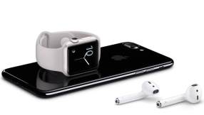 Apple Watch 3 wins against Fitbit Ionic