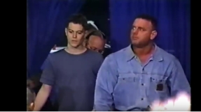 Former WWE wrestler saves suicidal woman