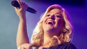 Kelly Clarkson reveals that she 'believes in spanking'