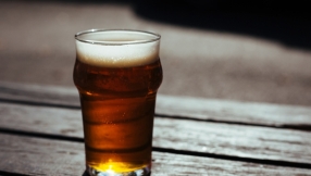 Health expert calls for ban on alcohol advertising in winter