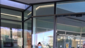 Pastor who spent a week in ICU with coronavirus praises Jesus as he leaves hospital
