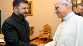 Zelensky meets Pope Leo XIV amid peace talks