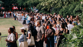 Over 1,500 queue up for prayer and worship in London despite heatwave
