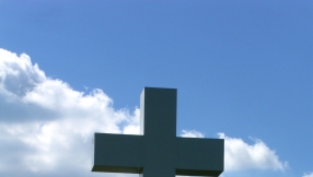 Most Americans support prayer at public meetings