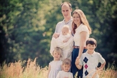 Husband thanks God for \'prayerful\' wife and mother of four after tragic death from bee stings