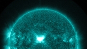 Solar Flare today [video]: Could disrupt communication signals, expand Aurora Borealis zone