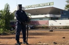 Ebola death toll tops 5,000; Mali quarantines 90