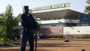 Ebola death toll tops 5,000; Mali quarantines 90