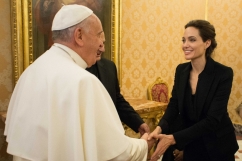 Angelina Jolie meets Pope Francis at the Vatican
