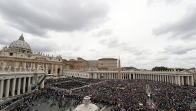Vatican will offer Rome\'s homeless shaves and haircuts in St Peter\'s Square