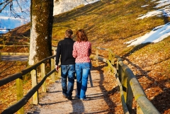 Why people settle with \'Mr Right Now\' instead of waiting for \'Mr Right\'