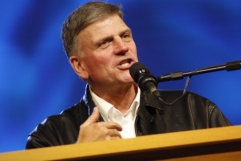 God loves you and God is willing to forgive you, Franklin Graham tells ISIS