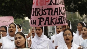 Pakistan: 10 dead in church blasts