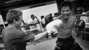 Floyd Mayweather vs Manny Pacquiao fight news: Mature Manny can beat Floyd, says trainer
