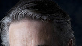 \'Batman vs. Superman\' plot spoilers: Expect a blockbuster film - Jeremy Irons