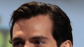 \'Batman v Superman\' plot spoilers: Henry Cavill confirms a \'Firm Handshake\'