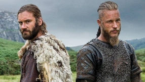 \'Vikings\' season 4 spoilers - Ragnar wars against Rollo, the former clings between life and death