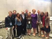 Duggar family supports Mike Huckabee\'s presidential candidacy