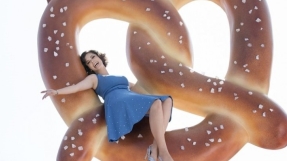 \'Crazy Ex-Girlfriend\' premiere news: The CW introduces new comedy with \'a very dark twist\'