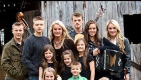 With \'19 Kids and Counting\' out, focus is on TLC Network\'s \'The Willis Clan\'