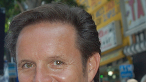 Mark Burnett praises TLC for pulling the plug on \'19 Kids and Counting\'