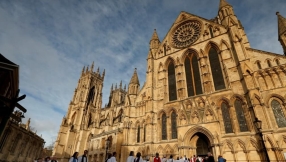 Church of England supports gay clergy amid discrimination suit