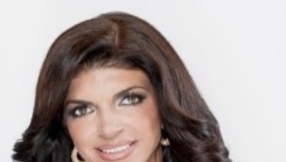 Teresa Giudice news: RHONJ star and family pose for family picture in Danbury prison