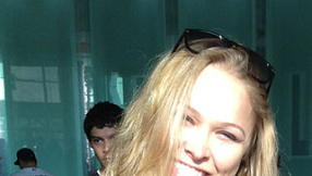 UFC\'s Ronda Rousey fires shots at Floyd Mayweather