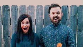 Christian singer Kari Jobe expects 1st child with hubby Cody Carnes in February 2016