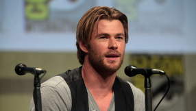 Chris Hemsworth photo shows he\'s all geared up for \'Ghostbusters\'