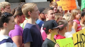 Thousands hold anti-Planned Parenthood rallies across US as 8th video is released