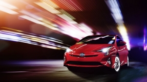 Honda Civic 2016 vs. Toyota Prius 2016: How the two stack up