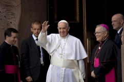 Pope Francis\' US visit boosts Americans\'  favourable view of Catholic Churchâpoll