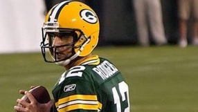 Green Bay Packers news 2015: Aaron Rodgers lands on injury report because of right shoulder