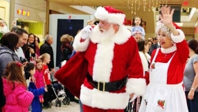 Shoppers threaten to boycott New York mall for removing Christmas traditions