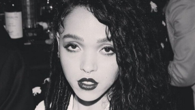 FKA Twigs rumored to discover Robert Pattinson talking secretly to Kristen Stewart; TwigsâPattinson relationship in trouble?