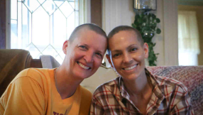 Joey Feek latest update: best friend and fan Julie visits singer