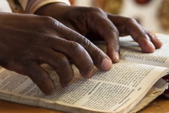 Christian theology professor offers 5 tips for effective reading of the Holy Bible